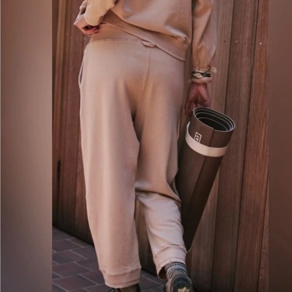 Free People Movement X Hatch Intercept Maternity sweatpants NWT Size Medium - Picture 3 of 6